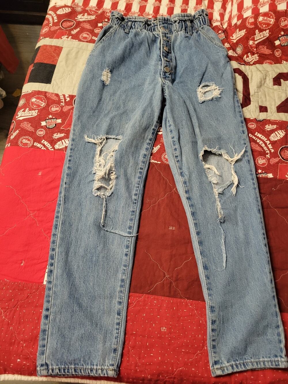 Forever 21 Distressed High-Rise Mom Jeans 29